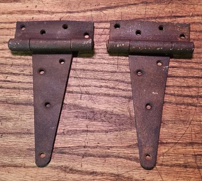 Par de bisagras antiguas rústicas de metal primitivo puerta de granero Foto 1 de 4