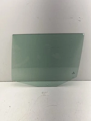 Volkswagen Jetta Wagon 2010-2014 puerta trasera izquierda ventana cristal OEM. Foto 1 de 4