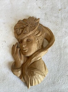 Vintage französischer handgeschnitzter Wandbehang Profil einer Frau - Bild 1 von 7