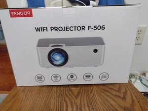 FANGOR 1080P HD Projector F-506 1080 WiFi Bluetooth HDMI - Bundle - NEW - Picture 1 of 6