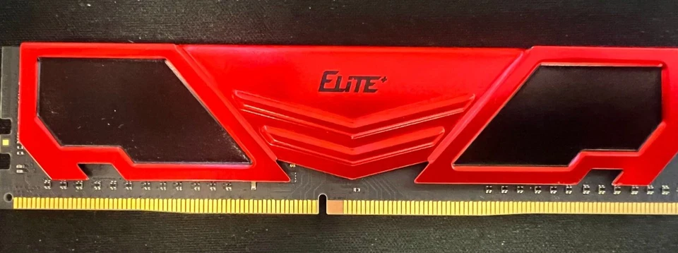 TEAM GROUP 8GB DDR4 2133MHz PC4-17000 1.2V SDRAM DIMM TPRD48G2133HC15BK - Image 1 of 2