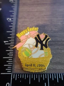 Pin de canasta de béisbol Happy Easter 2004 de los Yankees de Nueva York MLB E2 - Imagen 1 de 2