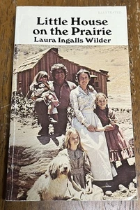 Little House on the Prairie Paperback Laura Ingalls Wilder Illustrated 1975 - Picture 1 of 7
