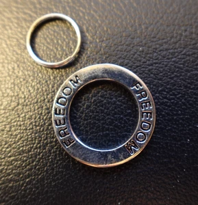 Anillo Círculo Tono Plata Dije Personalizado Libertad Grabado Regalo Afirmación - Imagen 1 de 5