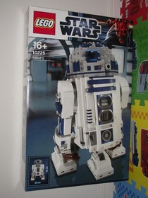 LEGO Star Wars R2-D2 10225 Model Set Unused Collectible