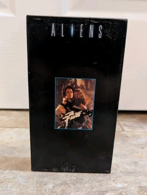 Aliens (1986) VHS 1992 Rated R Fox Home Video James Cameron Sigourney Weaver - Image 1 of 4
