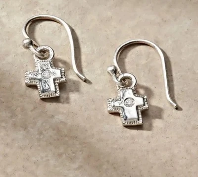 ¡NUEVO! CATÁLOGO SUNDANCE JOYERÍA Pendiente Cruz Fe Plata Esterlina Cuelga Diamante Foto 1 de 3