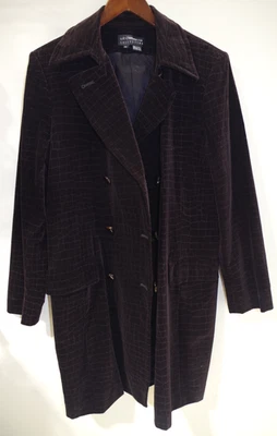 T3 LIZ CLAIBORNE COLLECTION Brown Velvet COAT 14 Embossed Crocodile Design - Image 1 of 4