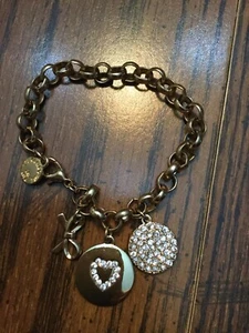 Signed Liz Claiborne Gold Tone Chain Link Heart Charm Bracelet / NIB - Picture 1 of 5