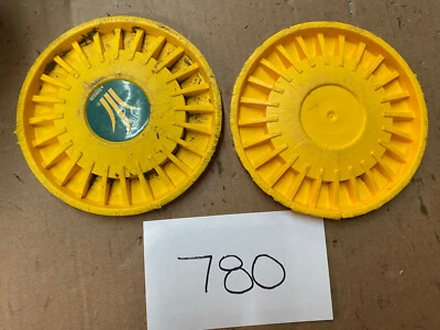 Genuine MTD 731-1426B Hubcap-Yellow (#780) - Image 1 of 2