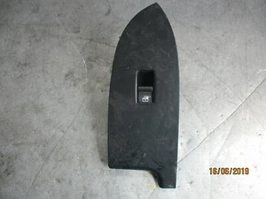 ALFA ROMEO GIULIETTA NSR PASSENGER SIDE REAR WINDOW SWITCH - Picture 1 of 2