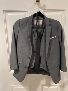 Black Bianco Boys Suit Gray 3 Piece Notch Lapel 2 Button Size 12 - Picture 1 of 18