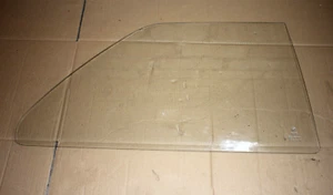 GENUINE BMW E30 2 DOOR COUPE REAR RIGHT SIDE FIXED WINDOW CLEAR SOLIVER 1990 OEM - Picture 1 of 6