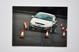 Car Press Photo - Ford Focus - Metallic - Front View - Imagen 1 de 1