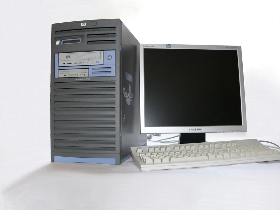 HP 9000 Visualize C3700 UNIX System (A6057B) - Image 1 of 1
