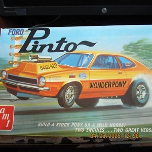 1971 Ford Pinto Hatchback 1/25 Scale AMT Model Kit - Picture 1 of 21