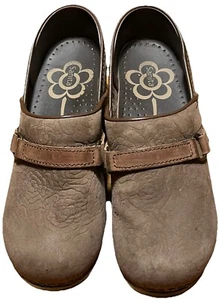 Sanita Shoes Womens 38 Slip On Clogs Brown Suede Round Toe Casual Comfort Read - Picture 1 of 10