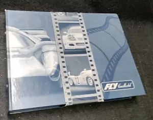 FLY LOLA T70 MKIIIB SET AUTO E LIBRO FLY CAR MODEL S2003 SCALA 1/32 n.1568 Slot - Foto 1 di 15