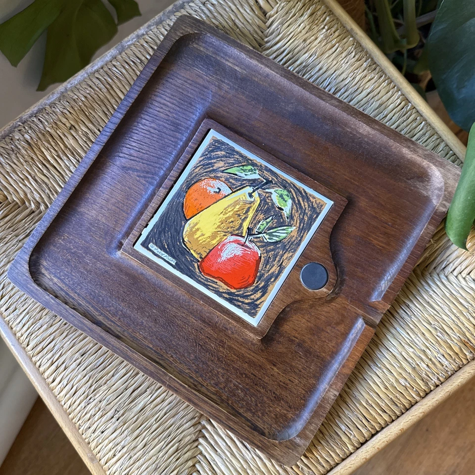 Tablero de charcutería de madera MCM vintage con tablero de queso Fred Press Azulejo Foto 1 de 3