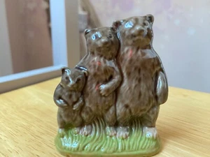 WADE - NURSERY FAVOURITE - 3 BEARS - BROWN COLOURWAY - Picture 1 of 1
