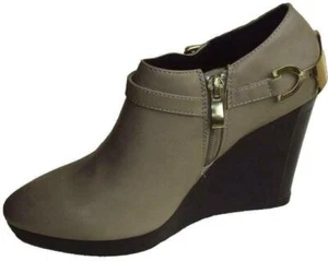 sexy Schuhe, Keilabsatz Stiefeletten mit goldfarbigem Zier-Reißverschluss Gr.39 - Bild 1 von 4