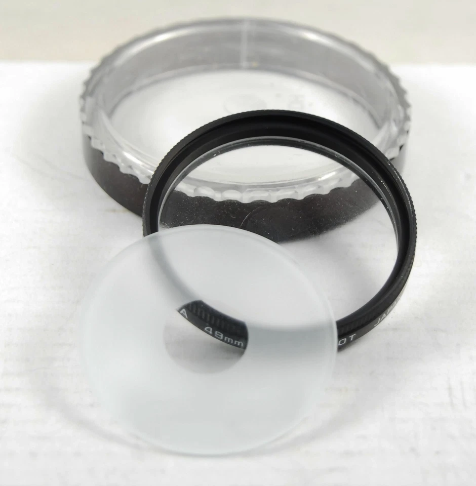 HOYA 49MM SOFT SPOT  FILTER  (H-4-1-5) - Image 1 of 1