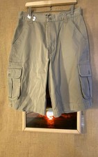 Dockers Khaki men’s flat front solid cargo shorts 35