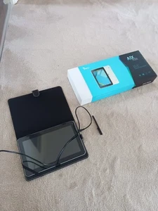 Dragon Touch A1X Plus White 10.1" Android Tablet bundle with Faux case/stand - Picture 1 of 12