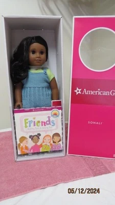 Muñeca American Girl Sonali Matthews DOTY 2009 BFF con Chrissa Gwen propiedad de un adulto Foto 1 de 4
