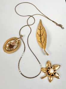 Golden toned Rose floral pendant necklace and gold leaf and floral brooch - set - Picture 1 of 14
