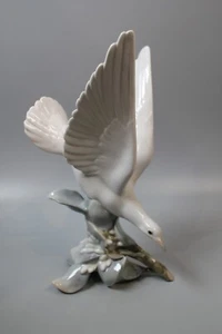 Various Collectible Lladro Figurines / Ornaments - sold individually - Picture 1 of 141