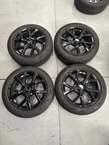 4 Rad Und Bereifung 17 Zoll Audi A1 VW Das Winter Satz 205 55 17 Pirelli - Bild 1 von 9