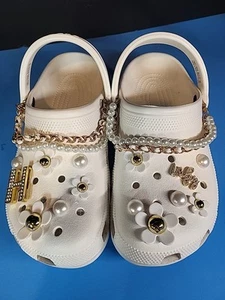 Zuecos CROCS talla 10 para mujer elegantes dijes blancos zapatos de boda - Imagen 1 de 8
