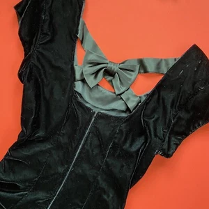 Vintage 90's de laru Solid Black Bow Back Velvet Short Sleeve Sheath Dress - Picture 1 of 10