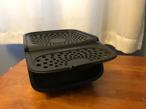 New Tupperware small garlic, shallot container - Picture 1 of 1