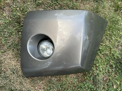 Parachoques delantero esquina lado conductor Nissan Titan en peltre metálico Foto 1 de 4