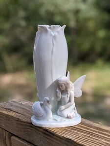 Fairy Swan Porcelain Flower Bud Vase With Pink Accents 7" Tall - Bild 1 von 9