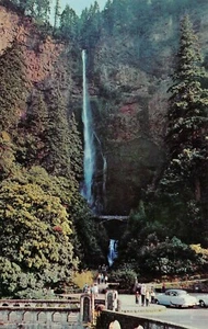Postal de colección de autos Portland, O de colección de los años 50 de Multnomah Falls Columbia River Highway - Imagen 1 de 2