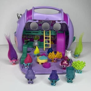 DREAMWORKS TROLLS Band Together Mineez Rhonda Spielvitrine KOMPLETT +Extras - Bild 1 von 14