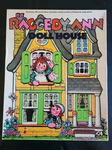 Vintage Raggedy Ann Puppenhaus 1974 Colorforms Activity Spielzeug Kunststoff Spielhaus - Bild 1 von 5