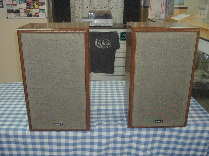 Raro Par De Altavoces ADVENT 4002 De Colección ¡FUNCIONA! Foto 1 de 4