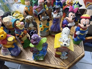 LOTTO 9 BOTTIGLIE VUOTE BAGNOSCHIUMA MODERNE VINTAGE ALCUNE RARE DISNEY film ecc - Foto 1 di 19