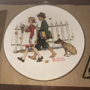 Norman Rockwell 1972 Four Seasons Fall Plate New Condition Gorham Wall Hanger - Picture 1 of 3