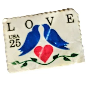 Estampilla de amor de 25 centavos de Estados Unidos con diseño de palomas azules y corazón - Imagen 1 de 5