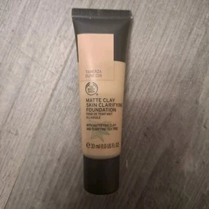 Sealed The Body Shop Matte Clay Skin Clarifying Foundation 026 Tamerza Dune - Picture 1 of 13