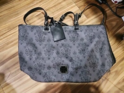  Papel de parede Dooney & Bourke Haunted Mansion cinza parques da Disney bolsa tote grande  - Imagem 1 de 4