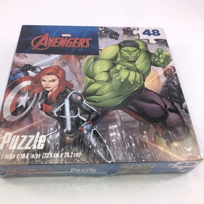 Rompecabezas Marvel Avengers 48 piezas sellado 9,1” x 10,3” Hulk Capitán América Foto 1 de 4