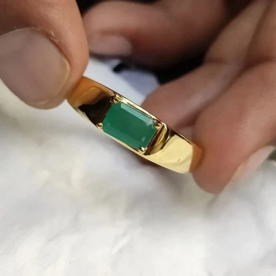 Best Seller! Anillo para hombre de oro amarillo de 14 k con esmeralda verde natural de 2,00 quilates Foto 1 de 4