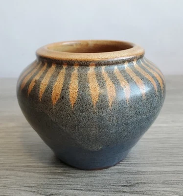 Elisabeth Andrea Bailey Studio Pottery Glazed Vase Signed - Image 1 of 4