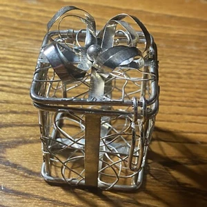 Vintage Style Med Silver Tone Cube Cage Xmas Tree Decoration Jewellery Gift Box - Picture 1 of 24
